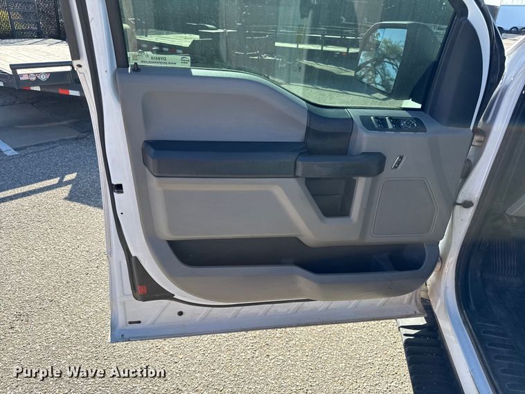 image for item DY8458 2016 Ford F150 XL SuperCab pickup truck