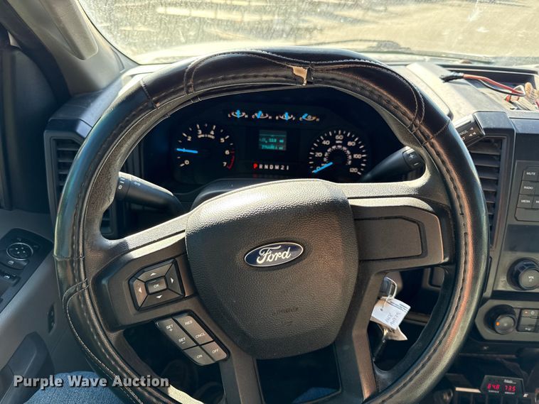 image for item DY8458 2016 Ford F150 XL SuperCab pickup truck