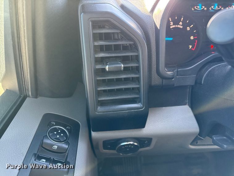 image for item DY8458 2016 Ford F150 XL SuperCab pickup truck