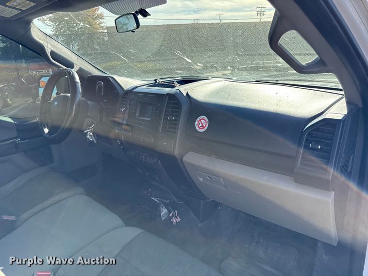 image for item DY8458 2016 Ford F150 XL SuperCab pickup truck