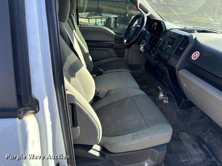 image for item DY8458 2016 Ford F150 XL SuperCab pickup truck