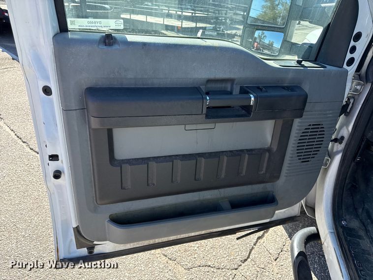 image for item DY8460 2011 Ford F250 Super Duty SuperCab pickup truck