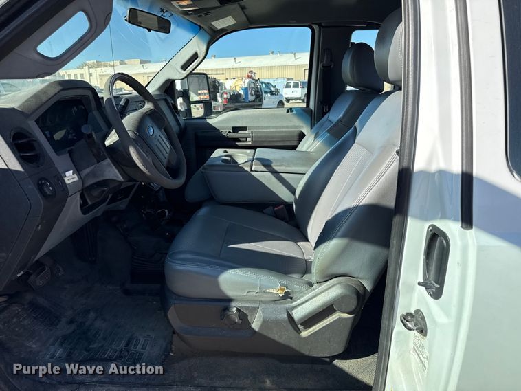 image for item DY8460 2011 Ford F250 Super Duty SuperCab pickup truck