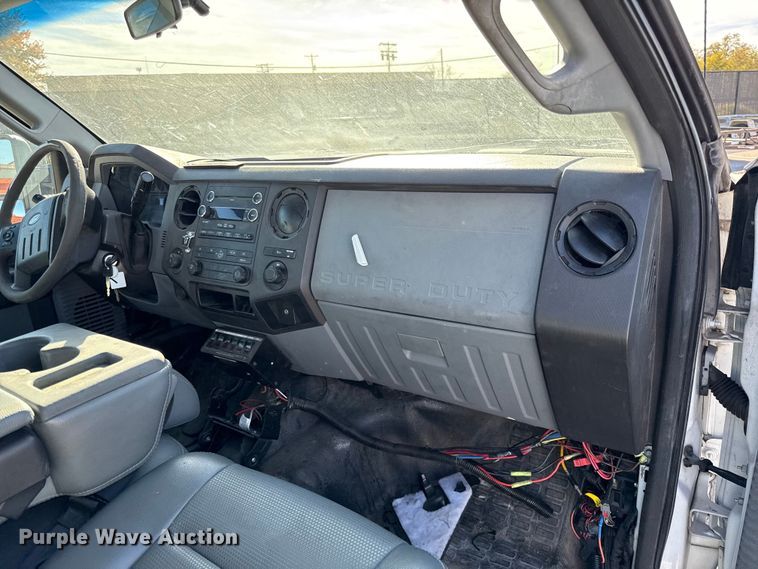 image for item DY8460 2011 Ford F250 Super Duty SuperCab pickup truck