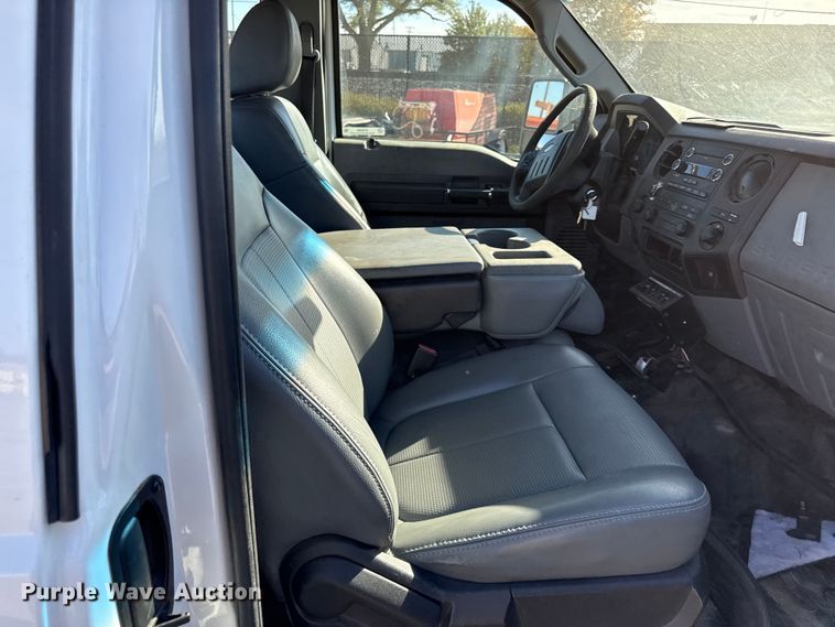 image for item DY8460 2011 Ford F250 Super Duty SuperCab pickup truck