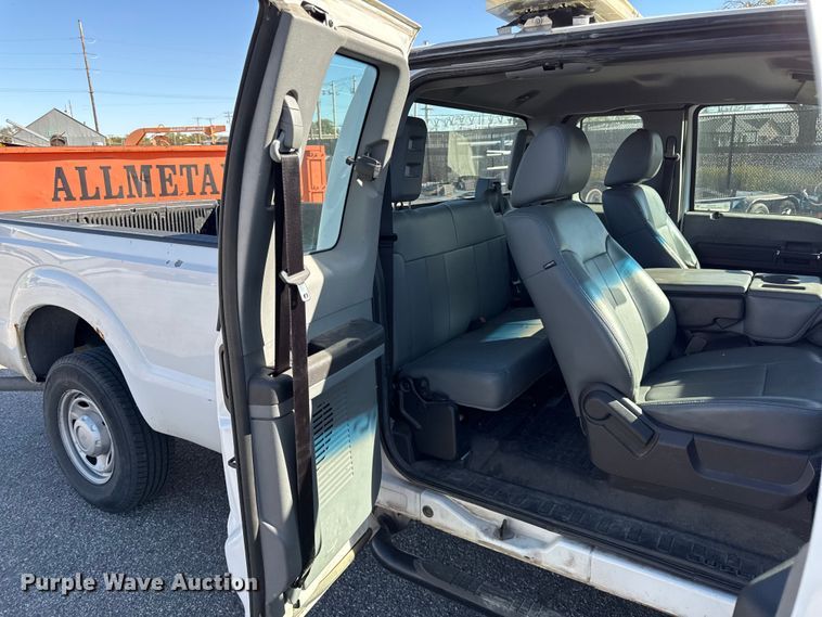 image for item DY8460 2011 Ford F250 Super Duty SuperCab pickup truck