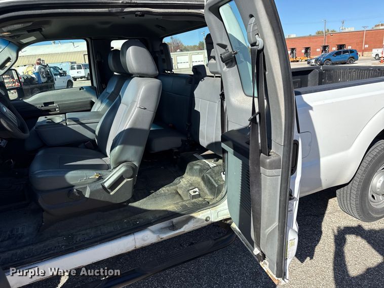 image for item DY8460 2011 Ford F250 Super Duty SuperCab pickup truck