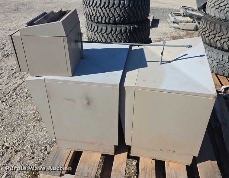 image for item DZ3532 (3) heaters