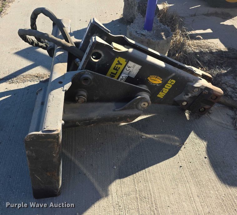 image for item DZ3536 Stanley MB05 breaker skid steer breaker