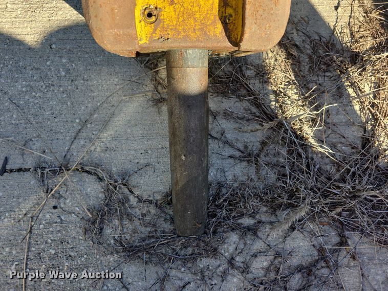 image for item DZ3536 Stanley MB05 breaker skid steer breaker