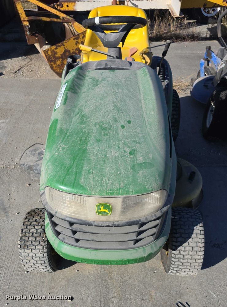 image for item DZ3537 2010 John deere LA125 riding mower lawn mower