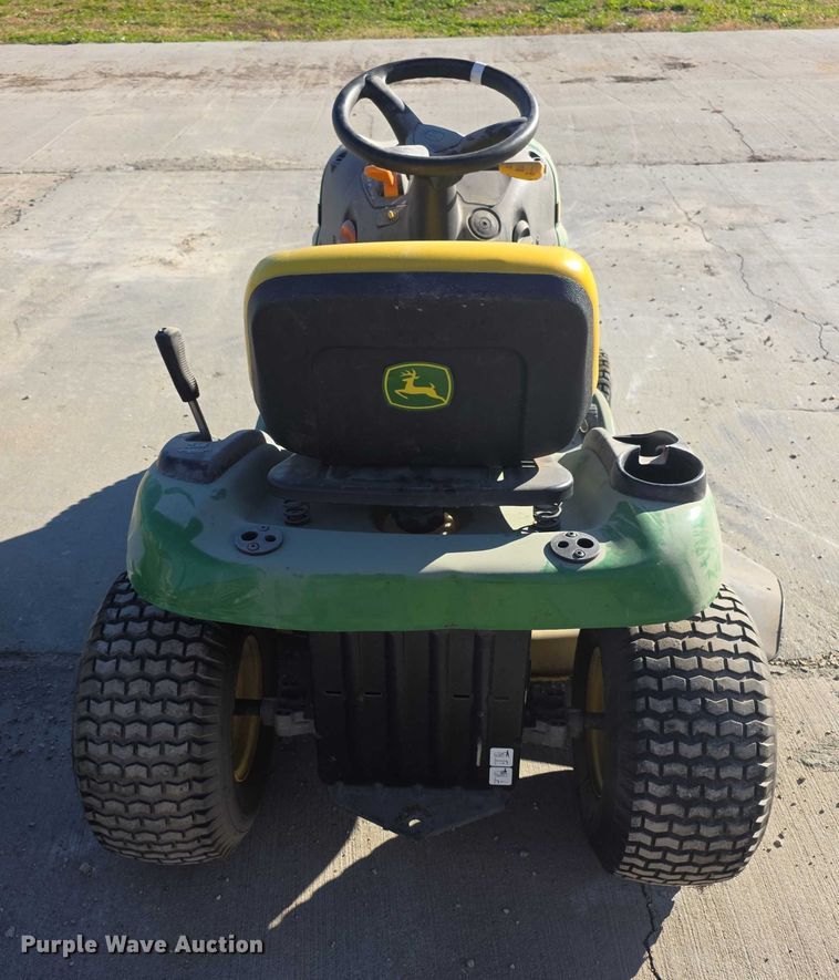 image for item DZ3537 2010 John deere LA125 riding mower lawn mower