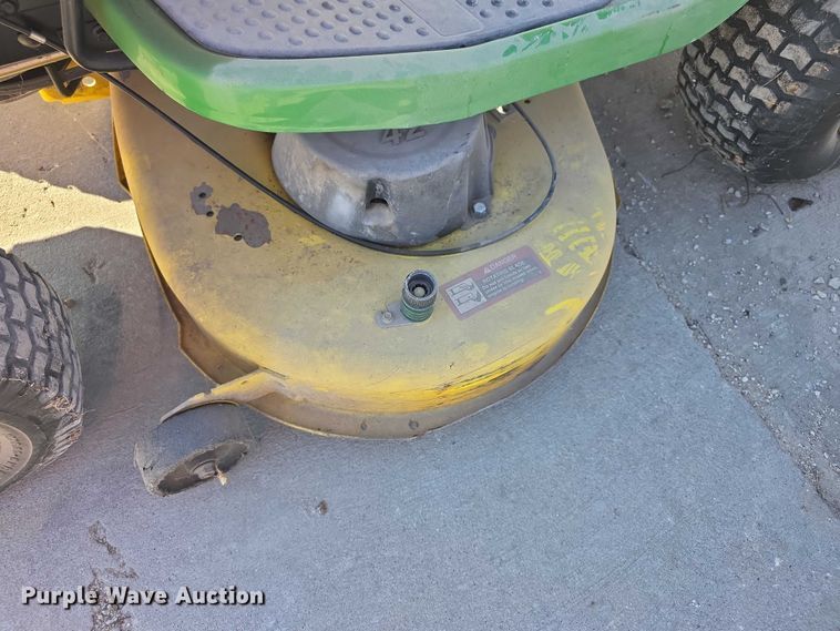 image for item DZ3537 2010 John deere LA125 riding mower lawn mower