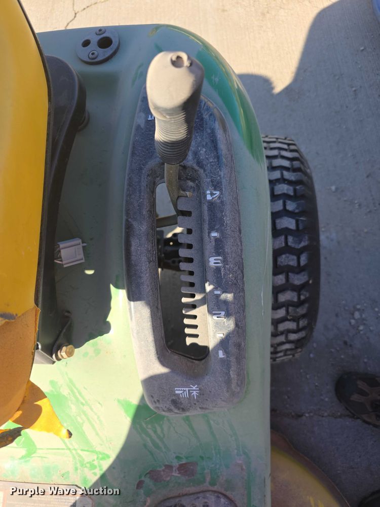 image for item DZ3537 2010 John deere LA125 riding mower lawn mower