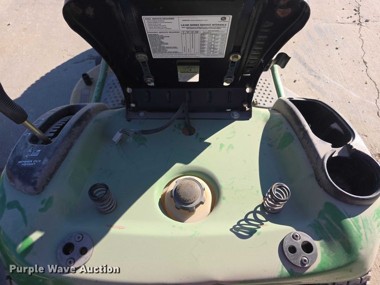 image for item DZ3537 2010 John deere LA125 riding mower lawn mower