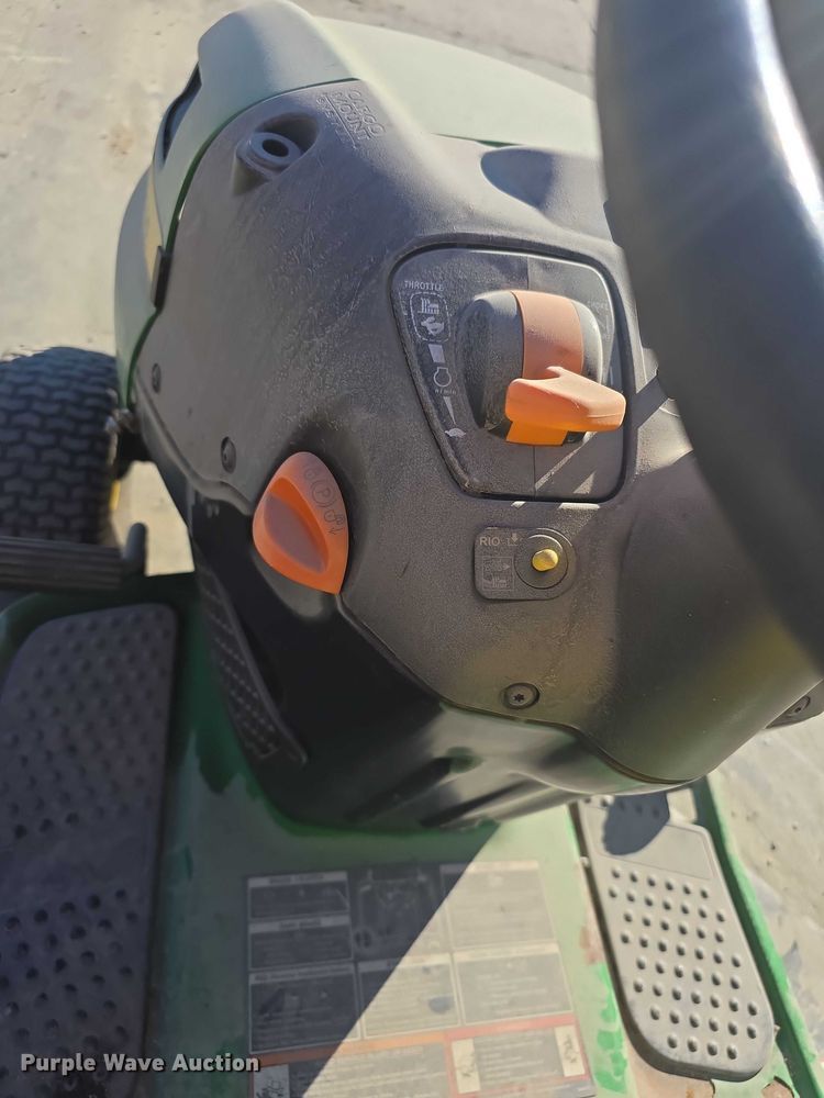 image for item DZ3537 2010 John deere LA125 riding mower lawn mower