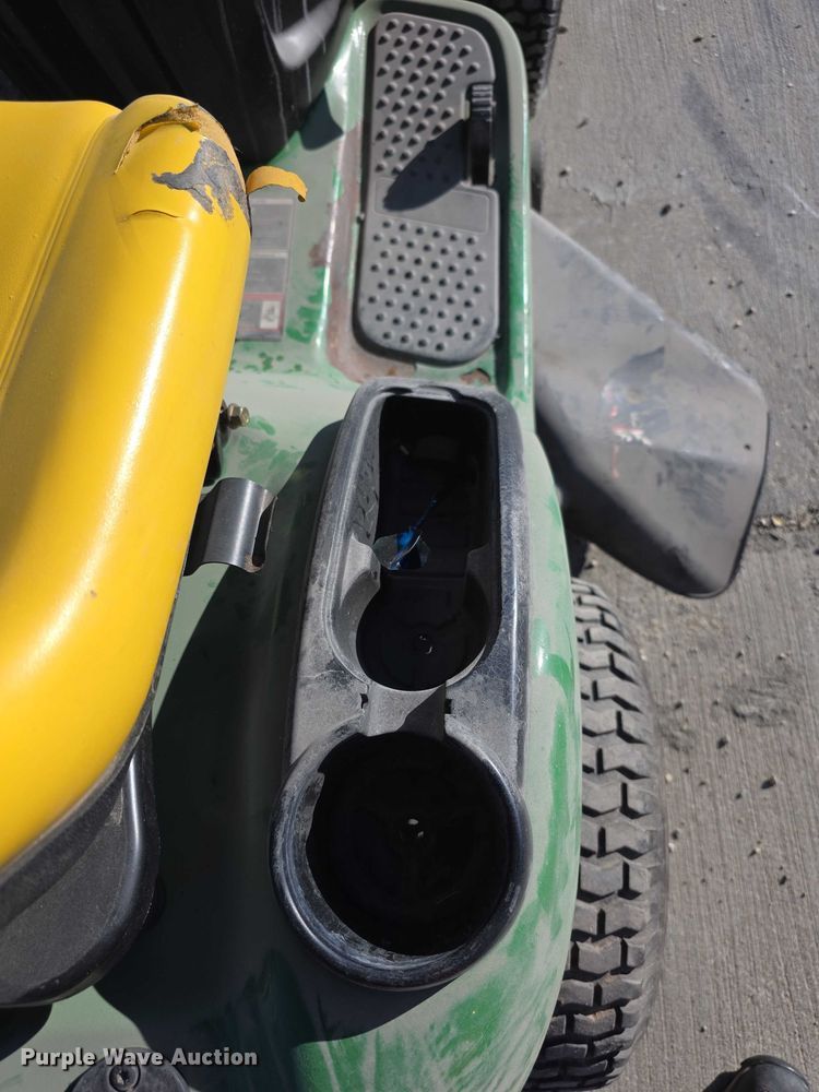 image for item DZ3537 2010 John deere LA125 riding mower lawn mower