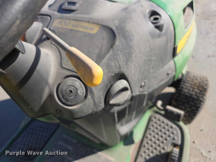 image for item DZ3537 2010 John deere LA125 riding mower lawn mower