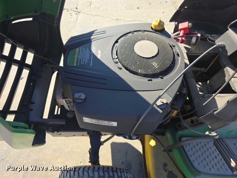 image for item DZ3537 2010 John deere LA125 riding mower lawn mower