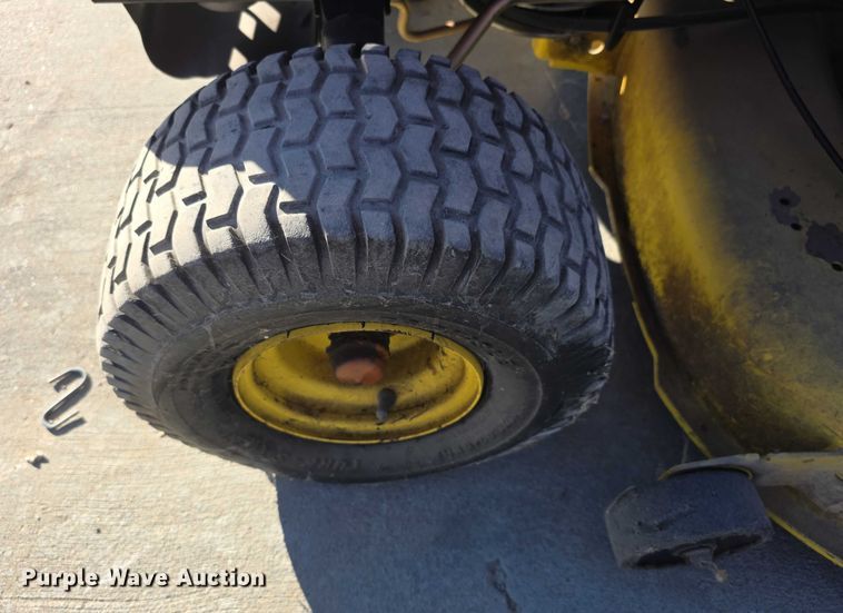 image for item DZ3537 2010 John deere LA125 riding mower lawn mower