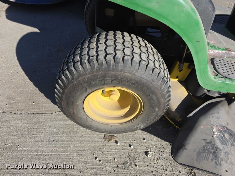 image for item DZ3537 2010 John deere LA125 riding mower lawn mower