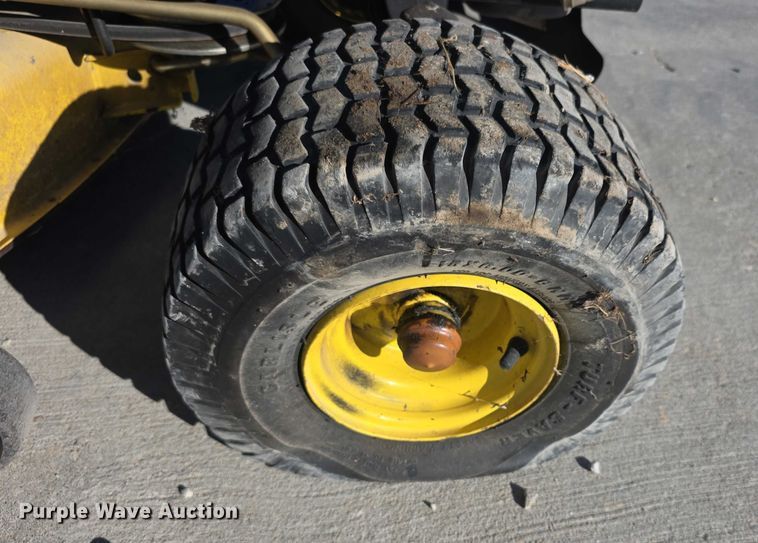 image for item DZ3537 2010 John deere LA125 riding mower lawn mower