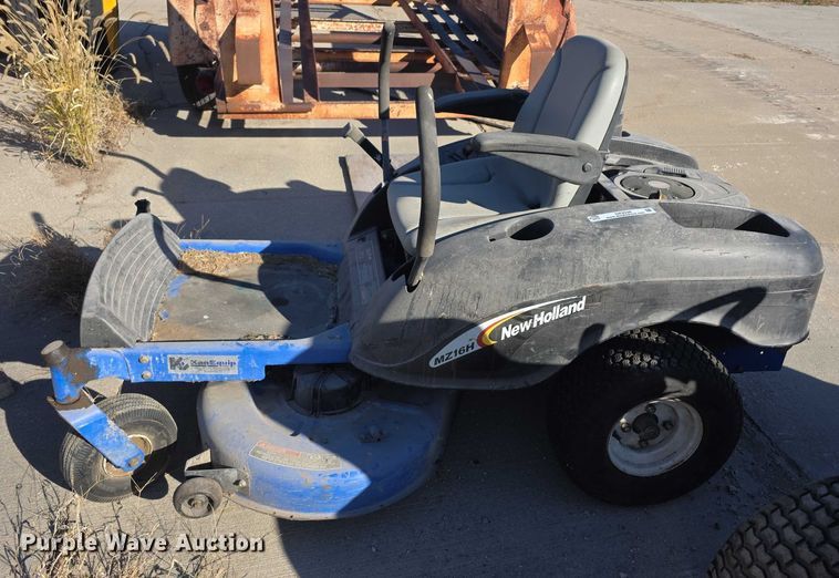 image for item DZ3538 New Holland MZ16H ZTR lawn mower