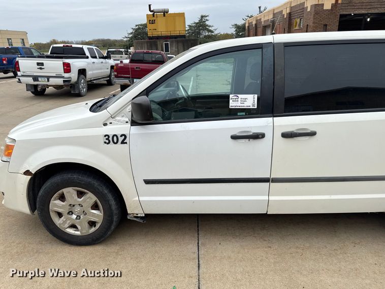 image for item EA1973 2010 Dodge Grand Caravan van