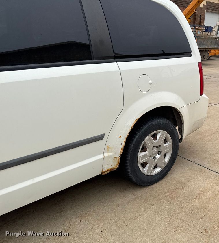 image for item EA1973 2010 Dodge Grand Caravan van