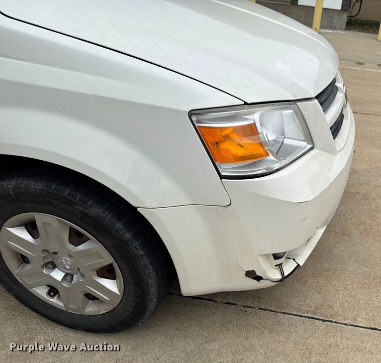 image for item EA1973 2010 Dodge Grand Caravan van