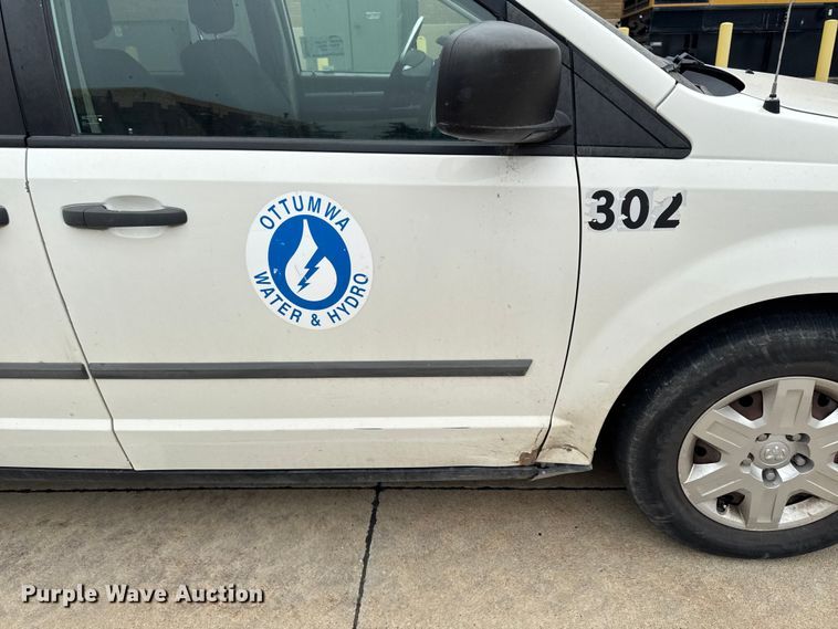 image for item EA1973 2010 Dodge Grand Caravan van