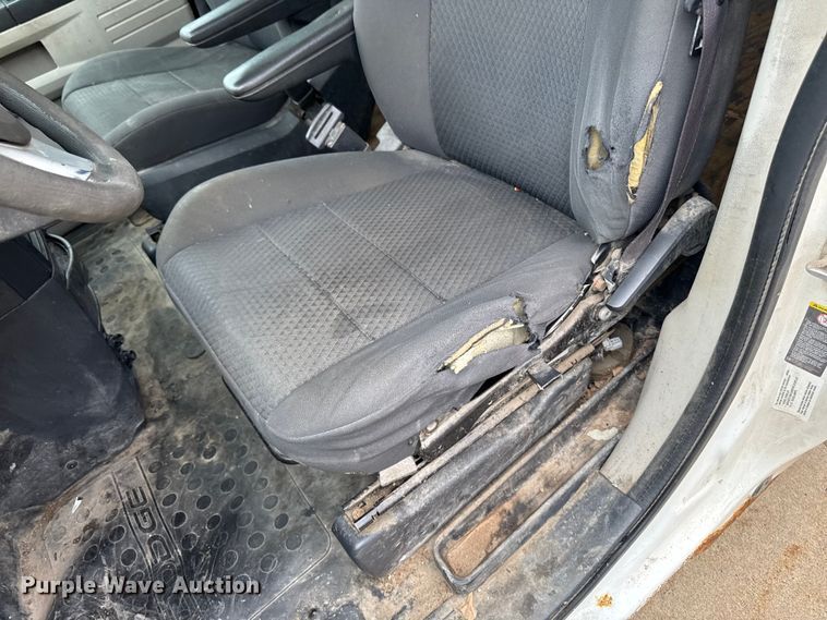 image for item EA1973 2010 Dodge Grand Caravan van