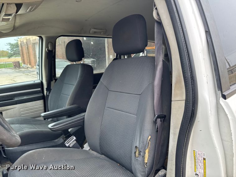 image for item EA1973 2010 Dodge Grand Caravan van