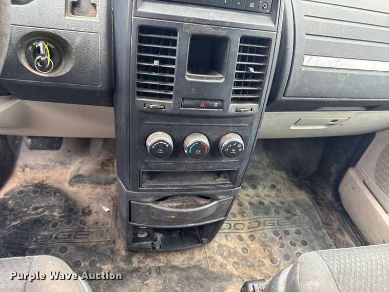 image for item EA1973 2010 Dodge Grand Caravan van