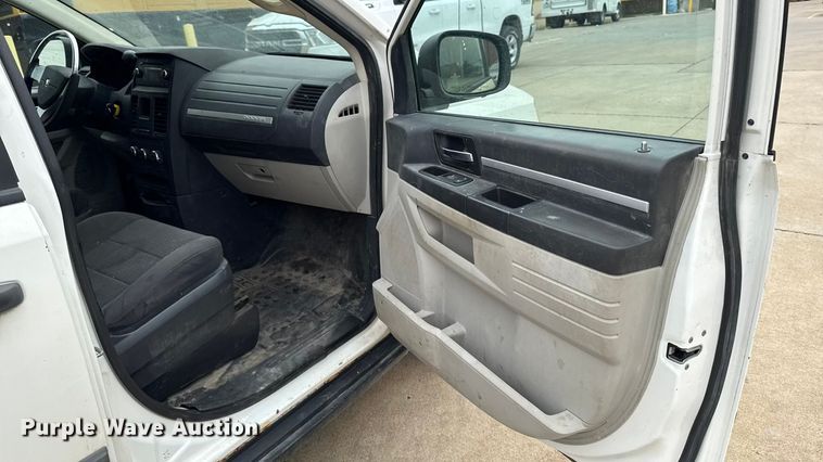 image for item EA1973 2010 Dodge Grand Caravan van