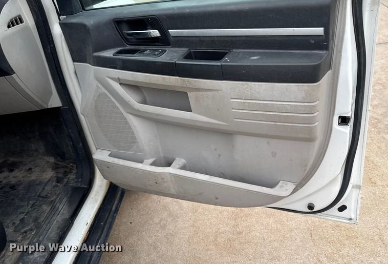 image for item EA1973 2010 Dodge Grand Caravan van