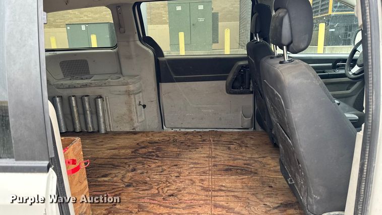 image for item EA1973 2010 Dodge Grand Caravan van