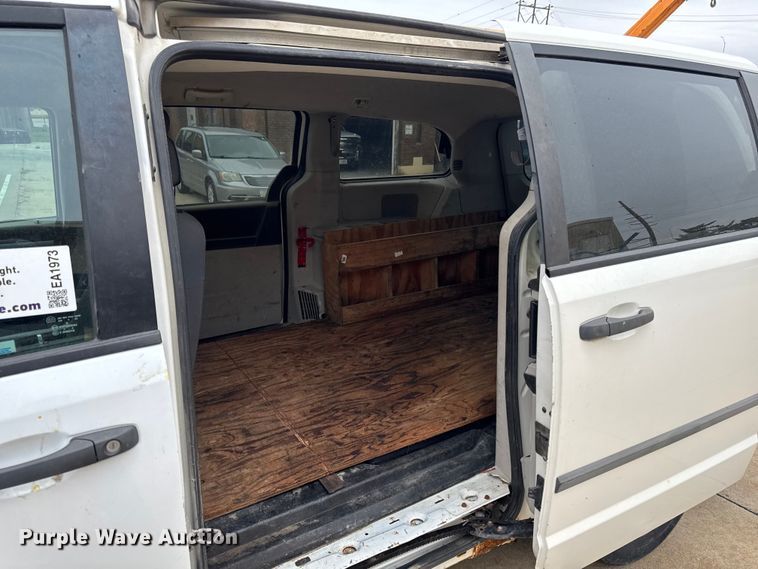 image for item EA1973 2010 Dodge Grand Caravan van