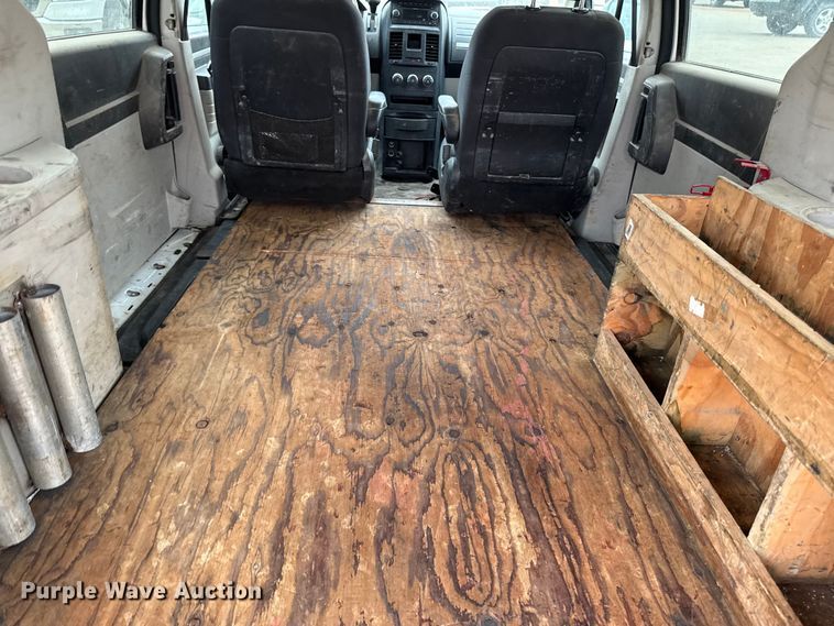 image for item EA1973 2010 Dodge Grand Caravan van