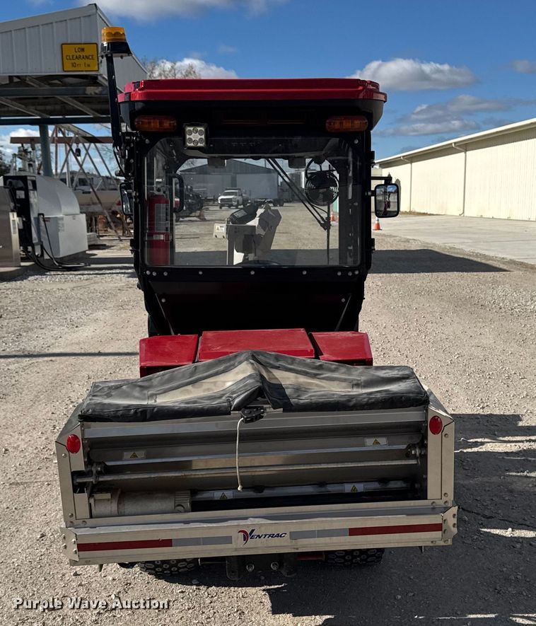 image for item EA2024 Ventrac 3400Y municipal tractor