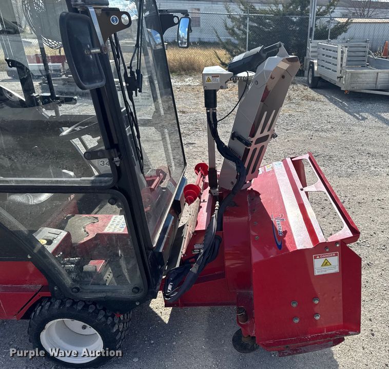 image for item EA2024 Ventrac 3400Y municipal tractor