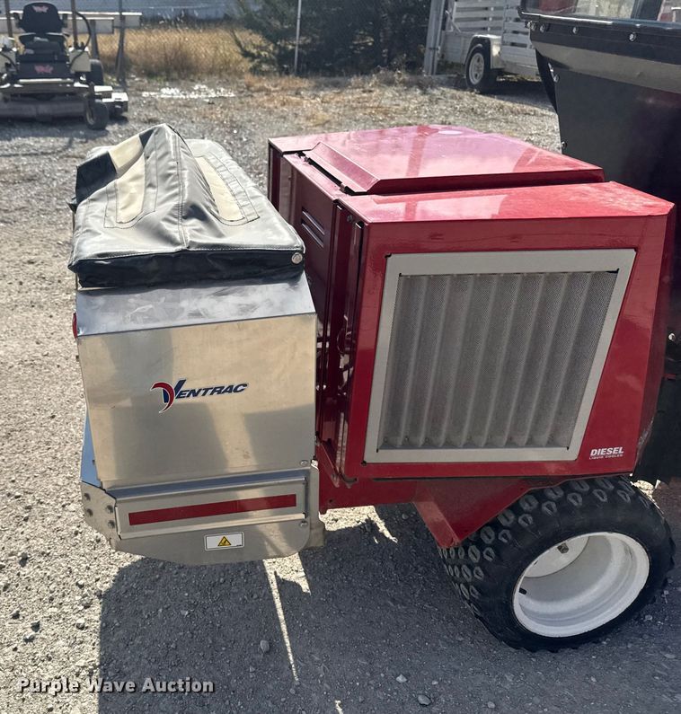 image for item EA2024 Ventrac 3400Y municipal tractor