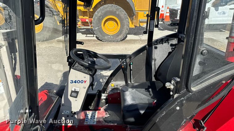 image for item EA2024 Ventrac 3400Y municipal tractor