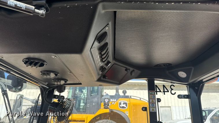 image for item EA2024 Ventrac 3400Y municipal tractor