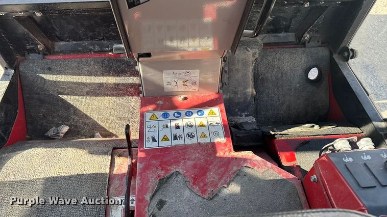 image for item EA2024 Ventrac 3400Y municipal tractor