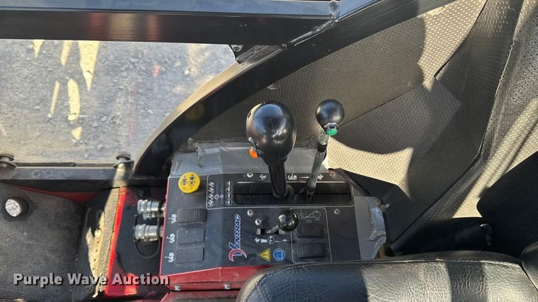 image for item EA2024 Ventrac 3400Y municipal tractor