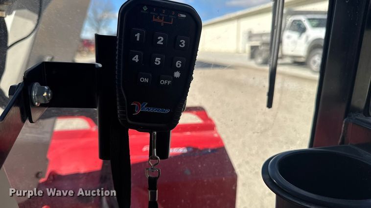 image for item EA2024 Ventrac 3400Y municipal tractor