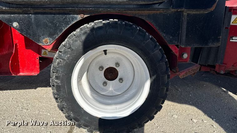 image for item EA2024 Ventrac 3400Y municipal tractor