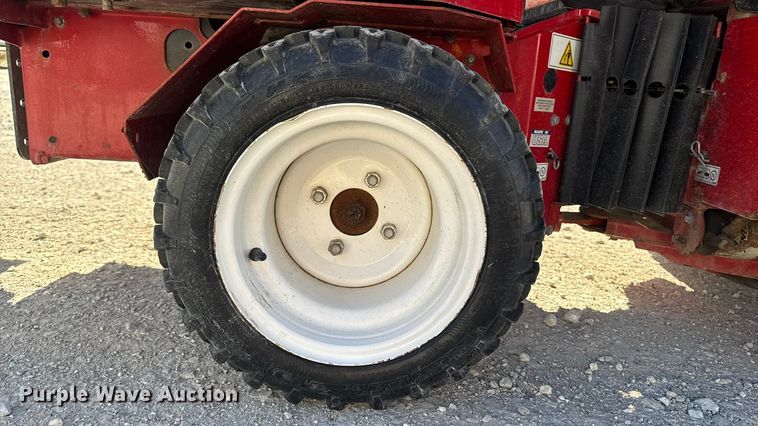 image for item EA2024 Ventrac 3400Y municipal tractor