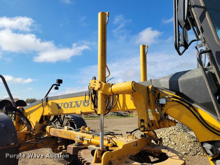 image for item EA2701 2003 Volvo G746B motor grader